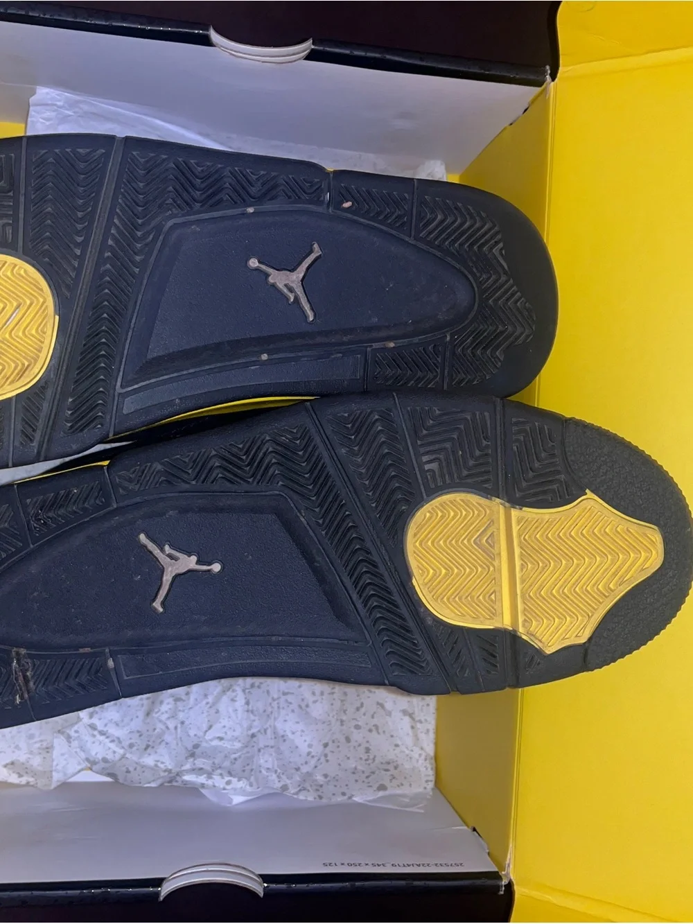 Jordan 4 Retro “Yellow Thunder” men’s size 11
